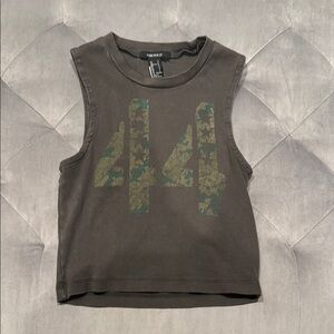 Cute Gray Crop Top w/ cutout